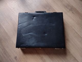 Maletín antiguo negro