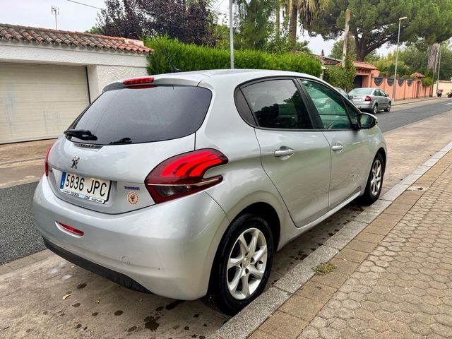 Peugeot 208 2016