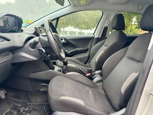 Peugeot 208 2016