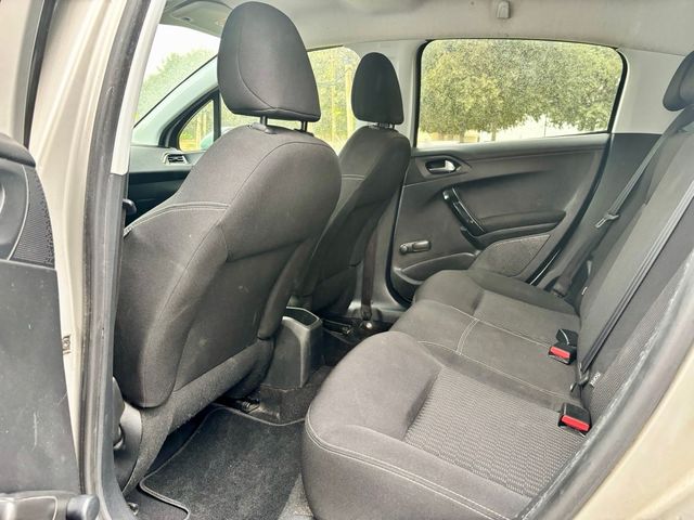 Peugeot 208 2016