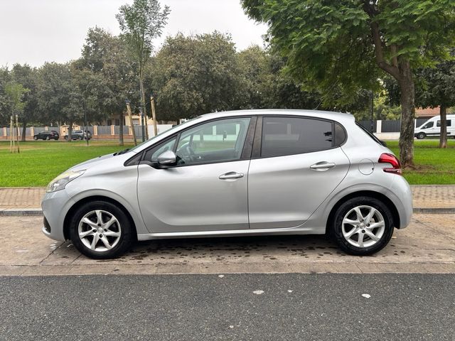 Peugeot 208 2016
