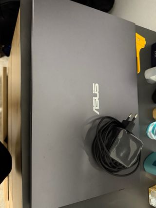 Portátil ASUS Gris y Negro