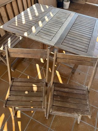 Tavolo pieghevole da esterno in legno di teak 