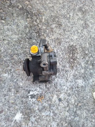 Bomba Dirección Mercedes CLK 2005