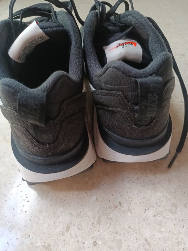 Zapatillas Nike Air Max Dawn Negras