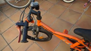 Bicicleta infantil naranja B'TWIN