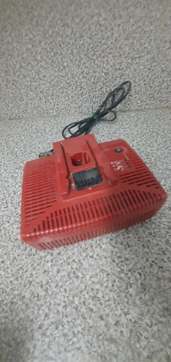 Cargador Hilti TCU 706