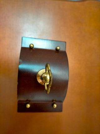 Reloj Junghans de sobremesa dorado