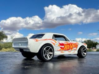 Hot Wheels '67 Ford Mustang Coupe