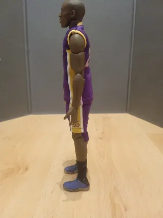 Figura Kobe Bryant 1:6 Lakers morado 22cm altura