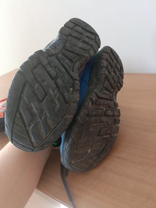 Deportivas Montaña Niños Azul y Rojo
