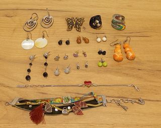 Lote de Pendientes pulseras y Collares