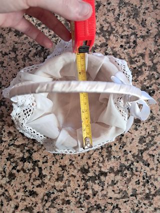 Cesta de alianças em chiffon e cetim