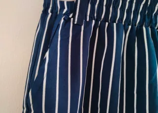 Pantalón corto rayas azul y blanco