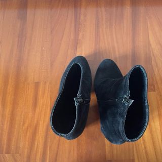 Stivaletti neri tacco alto