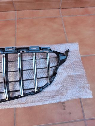 Rejilla Delantera Mercedes