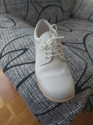 Zapato de comunión beige