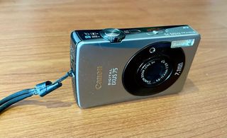 Fotocamera digitale Canon IXUS 75 da 7,1 MP