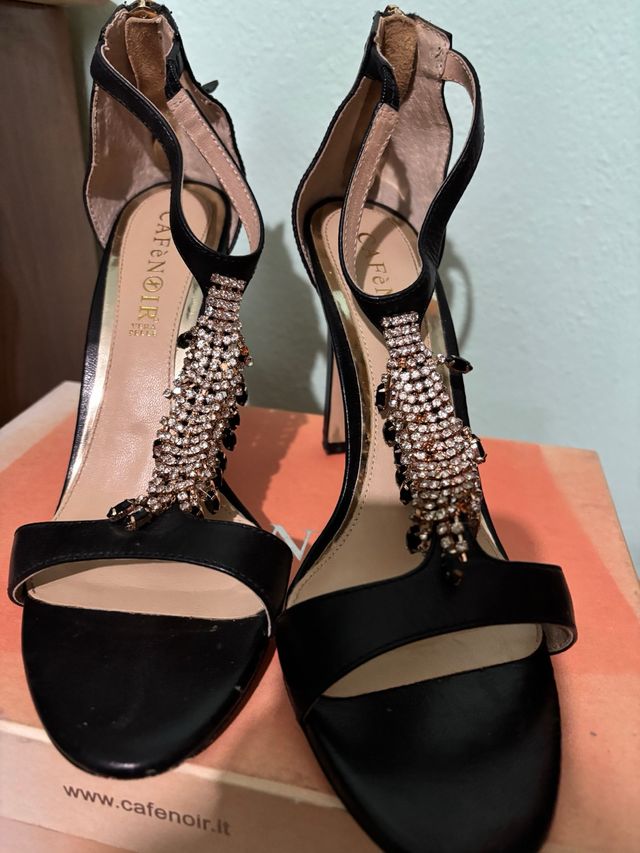 Sandali gioiello Cafè Noir neri e oro