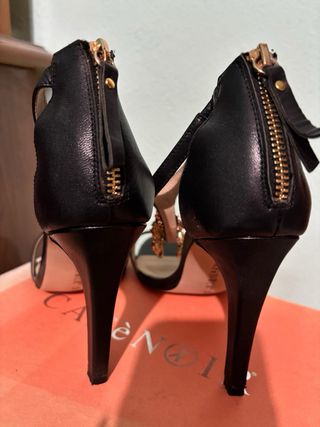 Sandali gioiello Cafè Noir neri e oro