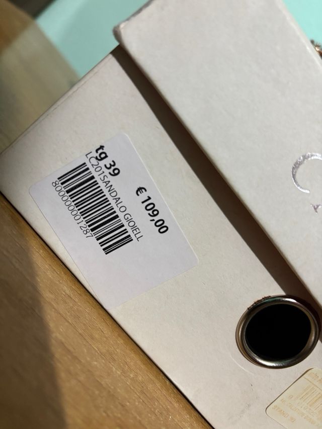 Sandali gioiello Cafè Noir neri e oro