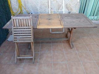 Mesa y 6 sillas de madera para terraza