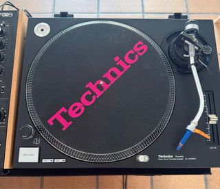 Technics SL-1210MK2 Tocadiscos