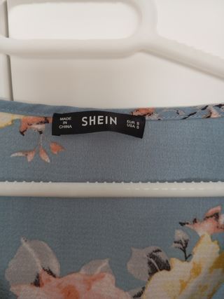 Blusa SHEIN floral manga larga
