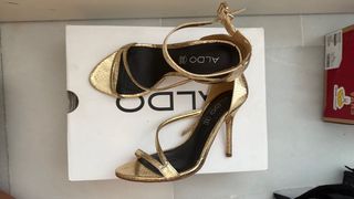 Sandalias doradas ALDO