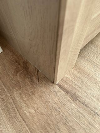 Vitrina de madera y cristal
