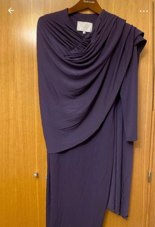 Vestido morado marca color nude 
talla s 