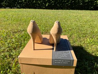 Décolleté scamosciato Guess beige