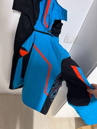 traje esquí spyder (chaqueta) y protest (pantalón)