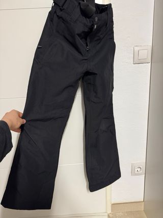 traje esquí spyder (chaqueta) y protest (pantalón)