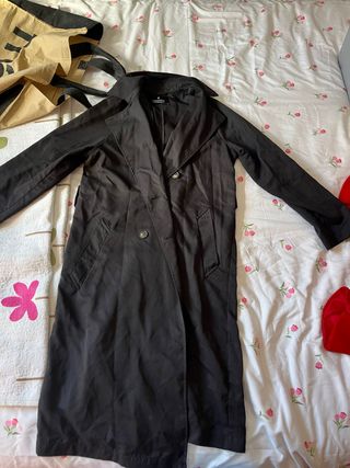 Gabardina Stradivarius Negra