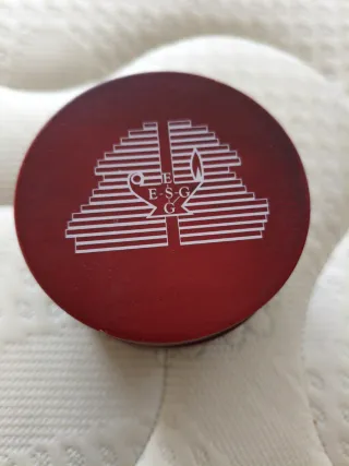 Reloj de mesa ESG en caja de madera