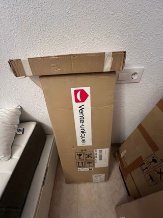 2 Muebles de baño color natural y antracita.