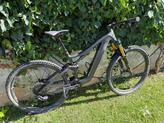 FOCUS JAM 2 SL 9.0 Full Carbon E-MTB