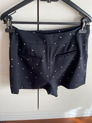 Pantalón corto lunares Zara negro blanco
