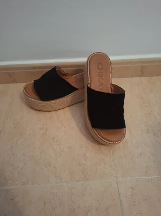 Cuñas CHIKA10 Negras Talla 36