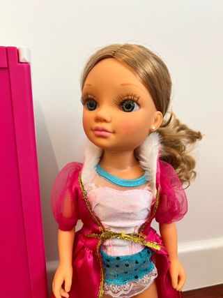 Armario Nancy con Muñeca y Ropa
