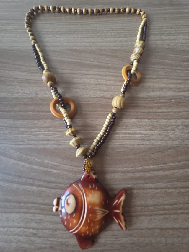 Lote collares y colgantes de peces