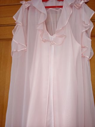 Conjunto bata y camisón rosa