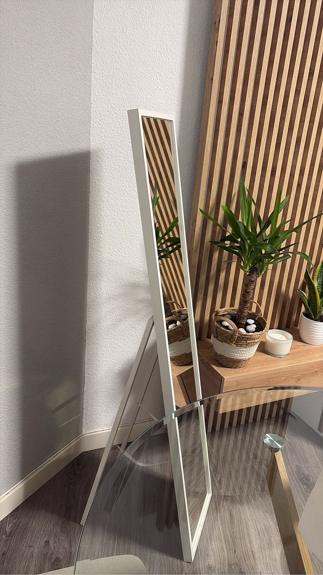 Espejo cuerpo entero blanco madera con pie abatibl