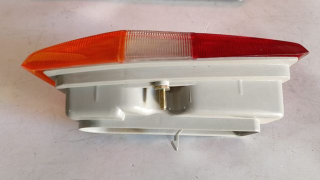 Piloto Ford Fiesta 83 Dcho. Completo