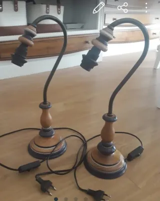Juego 2 lámparas rústicas madera de mesa. 