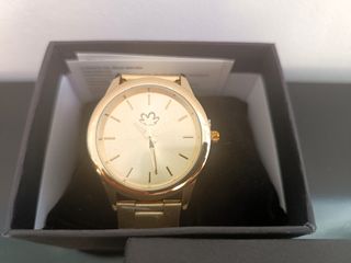 Reloj Natura Dorado Minimalista - ¡A Estrenar!