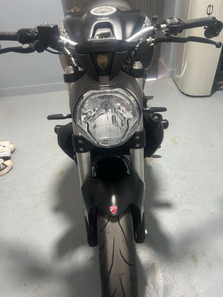 Ducati Monster 821 dark 2016 espectacular 40.800ki
