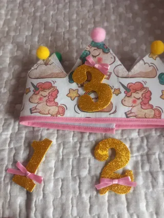 Corona cumpleaños unicornio. REGALO falda a juego.