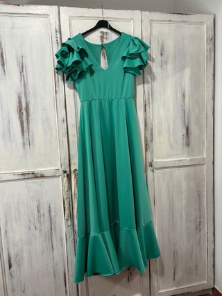 Bata flamenca verde volantes